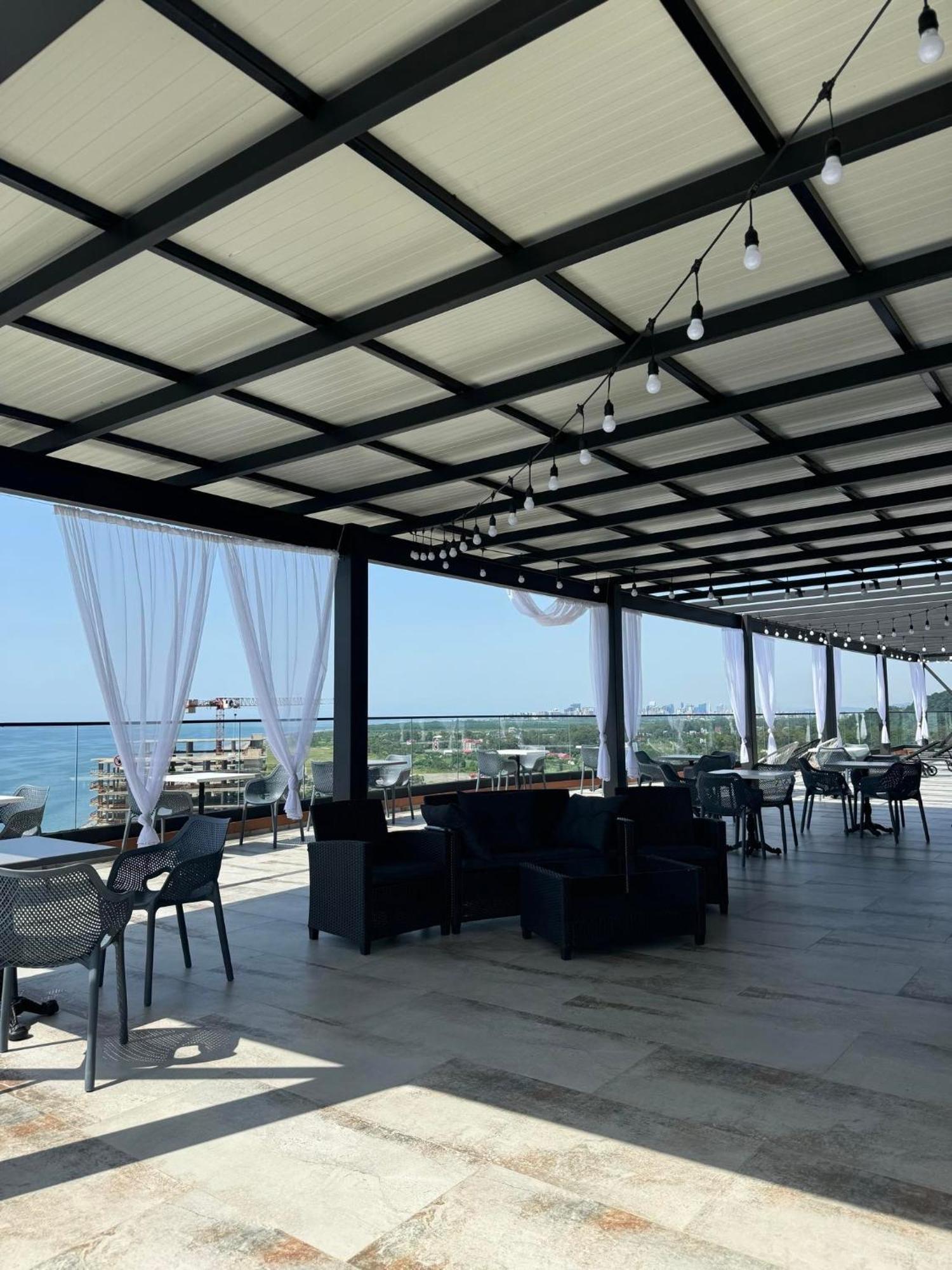 Hotel Navi Батуми Экстерьер фото