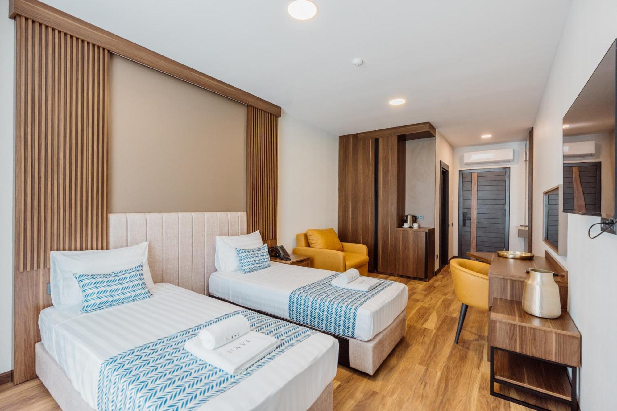 Hotel Navi Батуми Экстерьер фото