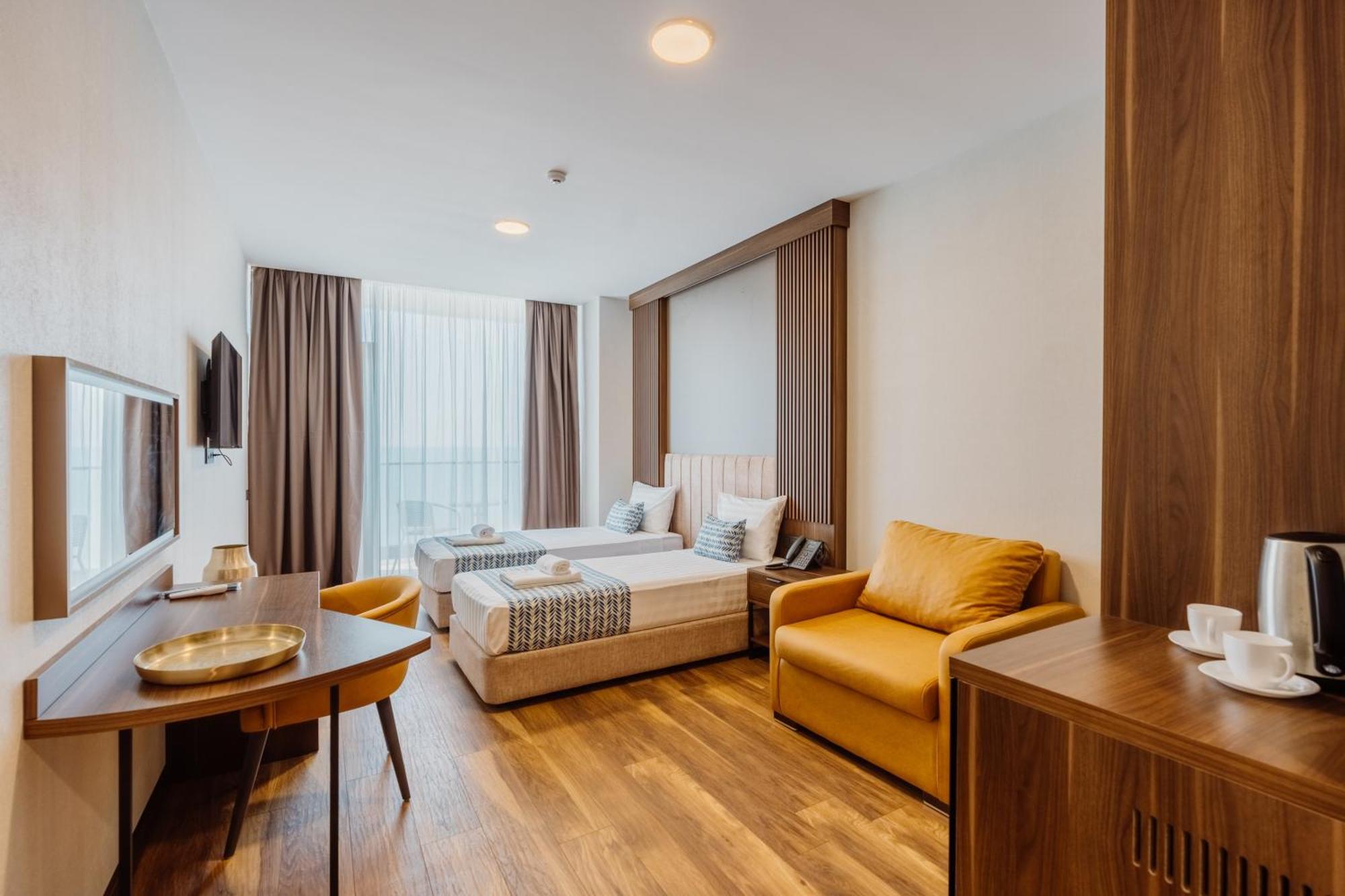 Hotel Navi Батуми Экстерьер фото