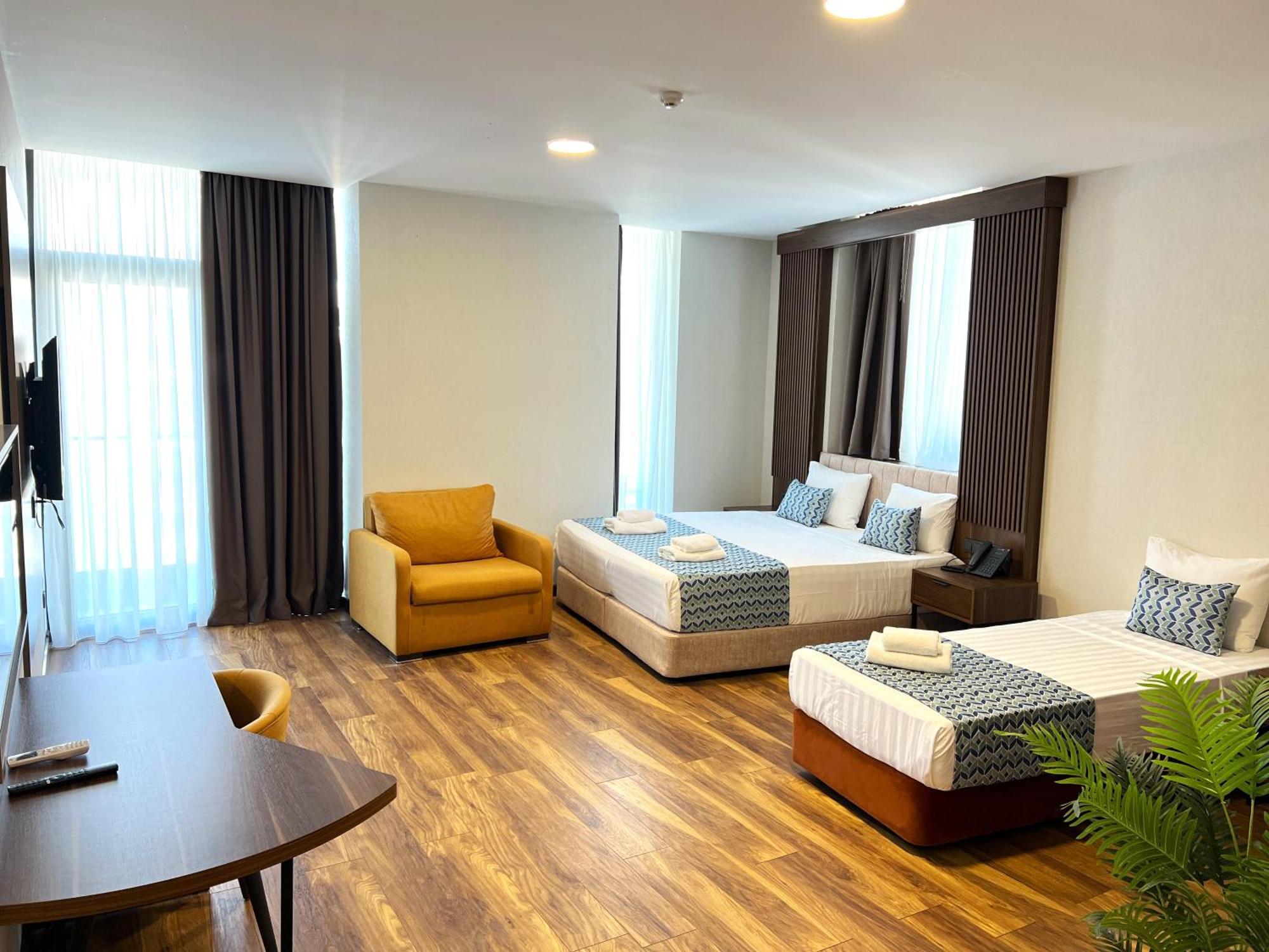 Hotel Navi Батуми Экстерьер фото